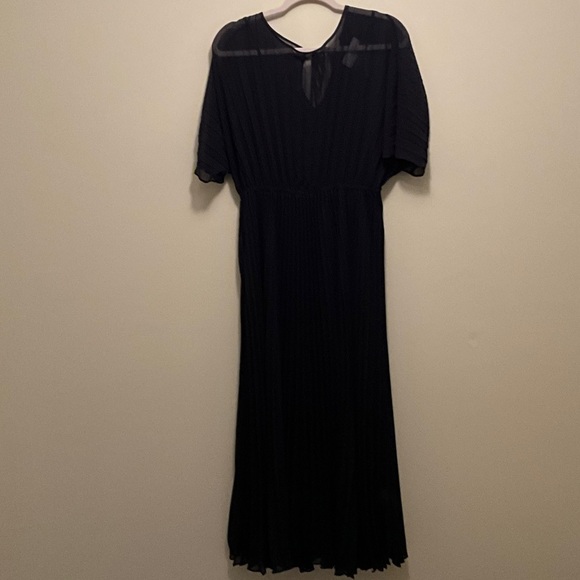 Elegant Dark Navy Blue Pleated Maxi Dress - NWT!  Banana Republic Petite M - Picture 3 of 3